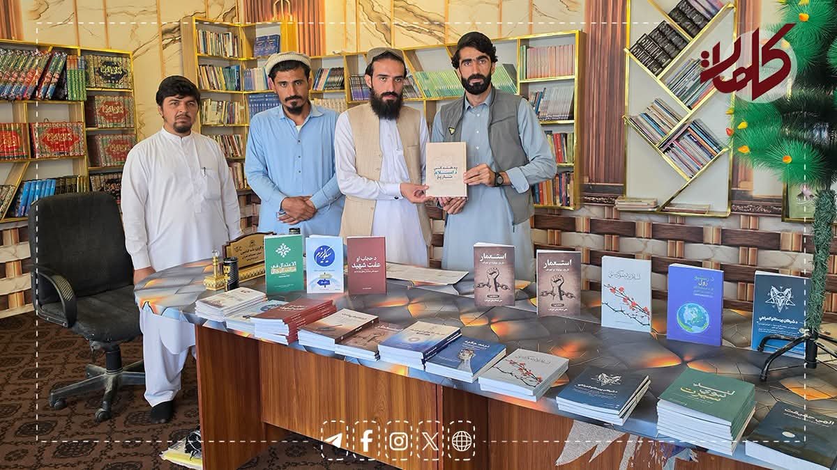 اهدای آثار علمی و رساله‌های معلوماتی به کتابخانهٔ عمومی لیسهٔ عالی شیخ امیر